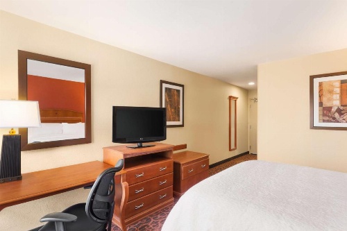 Hampton Inn By Hilton Wichita East image 5